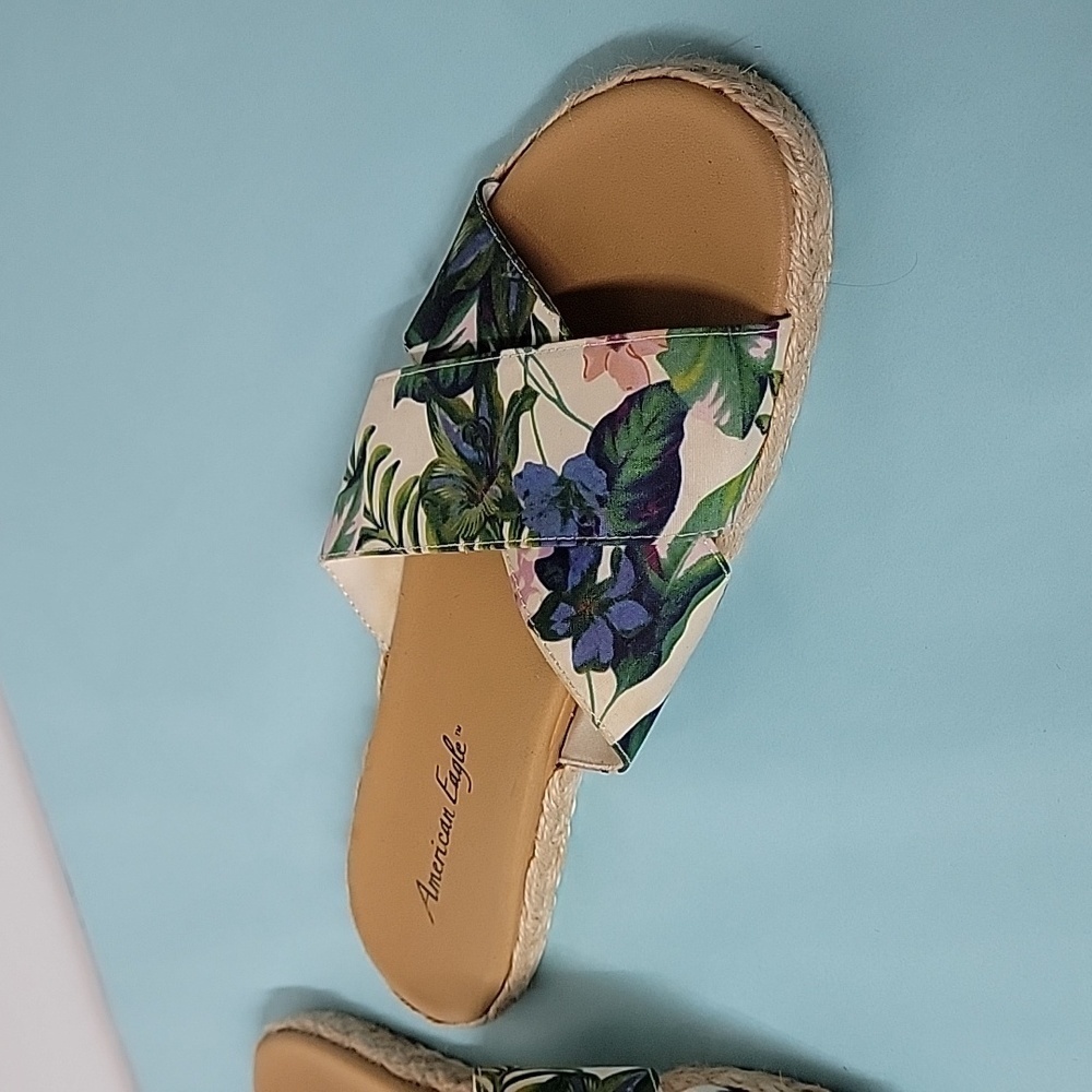 AMERICAN EAGLE Tropical Green White Floral Print Criss Cross Slides Sandals - Picture 2 of 7